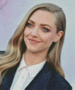actress Amanda Seyfried Diamond Paints