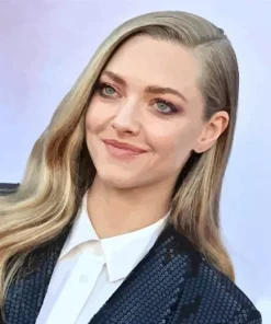 actress Amanda Seyfried Diamond Paints